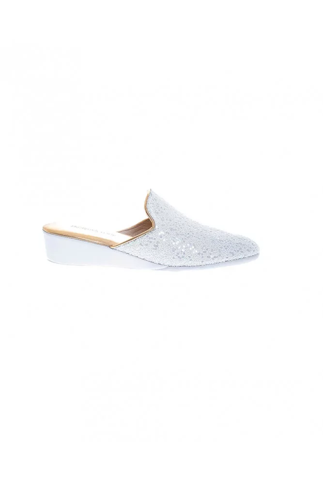 Pearled tissue indoor mules closed-toes 30