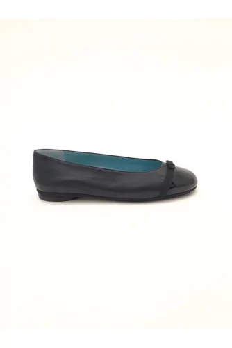 Leather ballerinas with varnished toe cap
