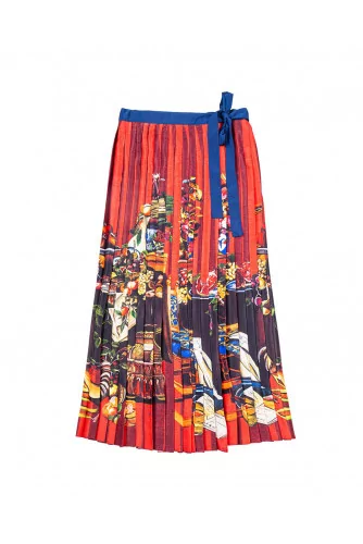Wrap-around pleated skirt with Caravagio print