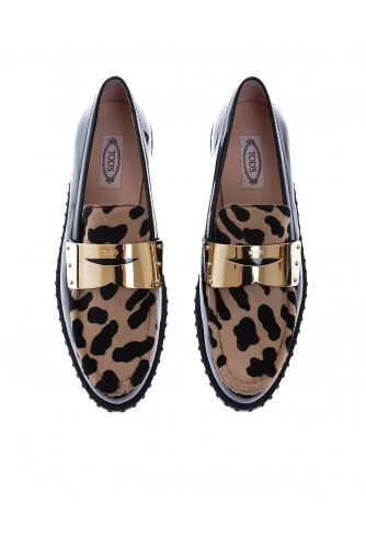 Patent leather moccasins with metallic penny strap et leopard print
