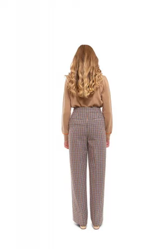 Straight cut trousers with pleats