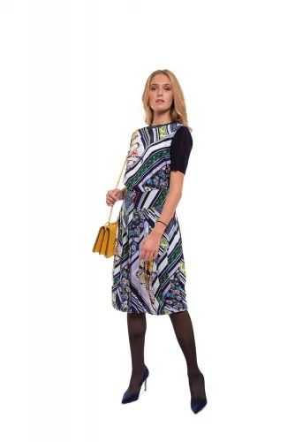 Silk pleased skirt with print