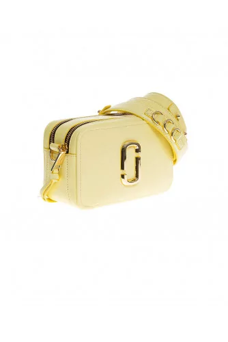 Soft Shot 21 - Rectangular grained leather bag with golden logo