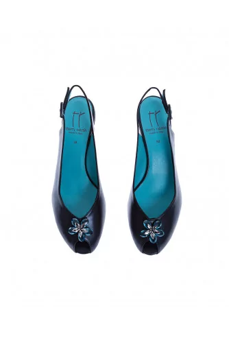 Natural leather cut shoes with aquamarine flower 55