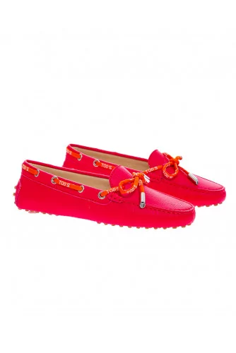 Mocassin Tod's "Lacetto" veau grainé fuschia tout picots lacet tissu orange