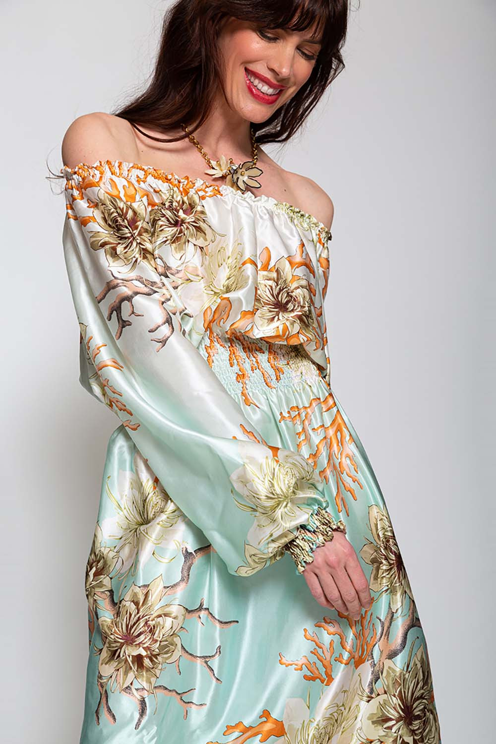 Robe mi-longue avec soie avec imprimé corail ML
